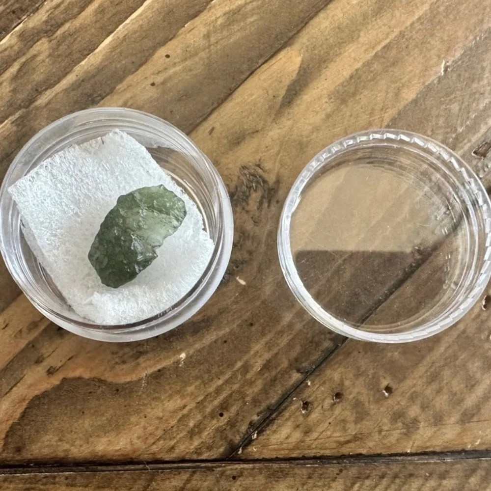 Raw Moldavite Stone from Czech Republic 1 Gram Authentic Metaphysical Spiritual - Picture 6 of 15